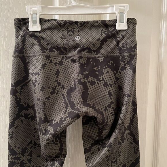 Lululemon Wunder Under Crop III Leggings Ziggy Snake Gator Green Women's Size 4 - Picture 10 of 15